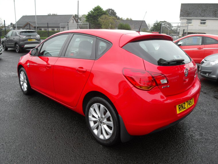 Vauxhall, Astra 1.7 Cdti Active 5dr Red
